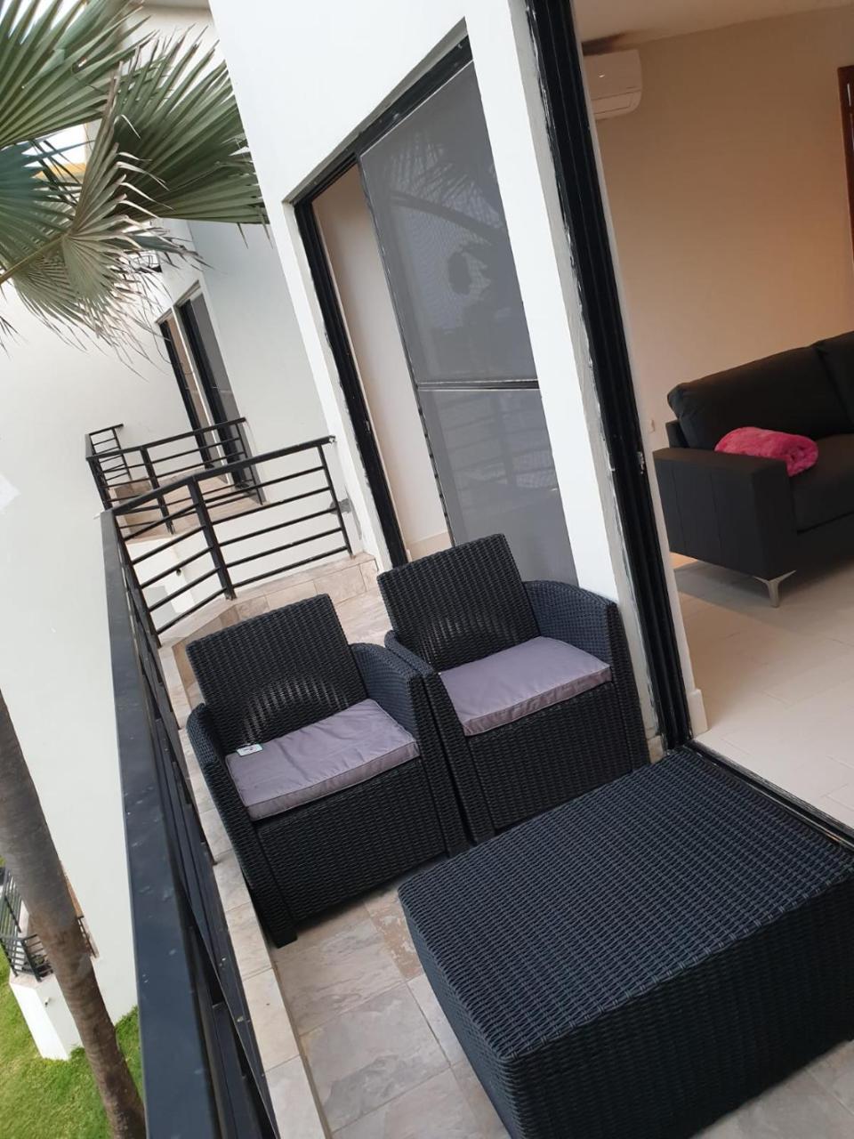 Relax Waterfront Serviced Apartment Bijilo Bagian luar foto