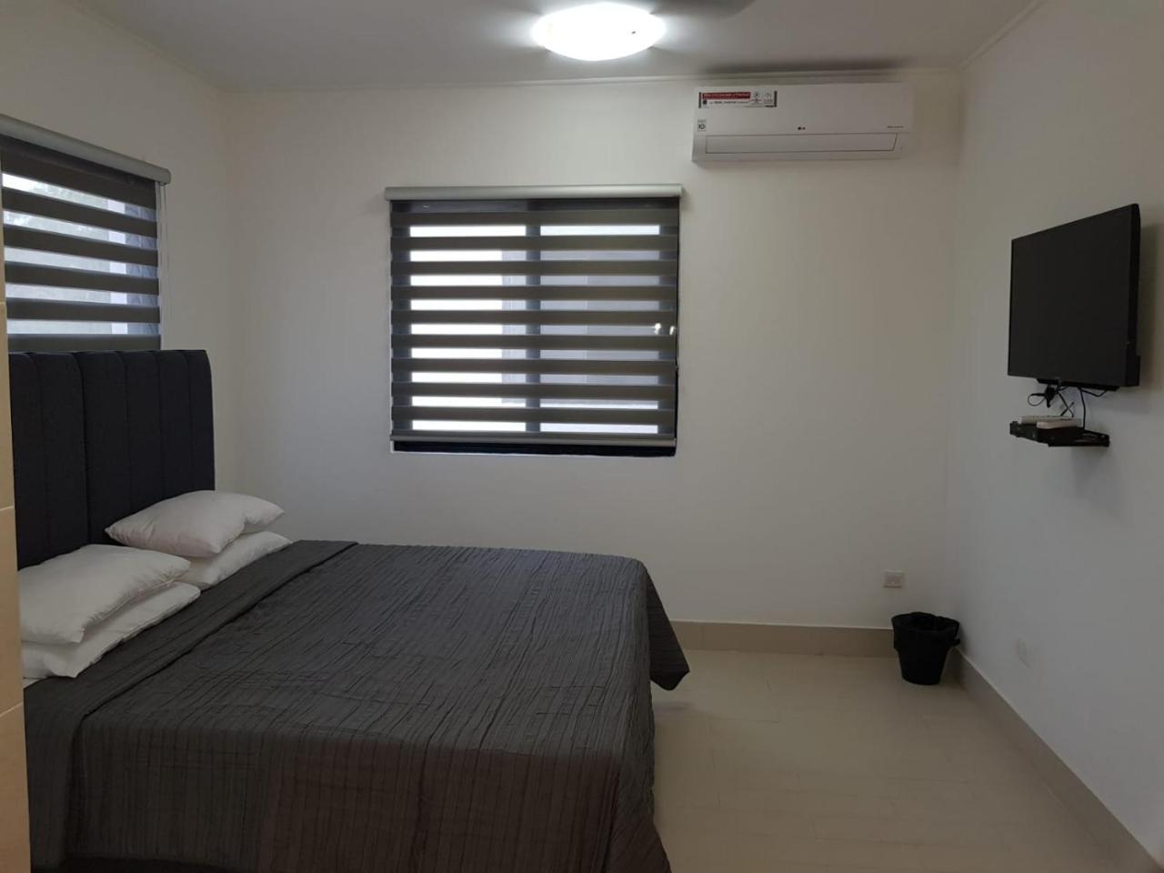 Relax Waterfront Serviced Apartment Bijilo Bagian luar foto